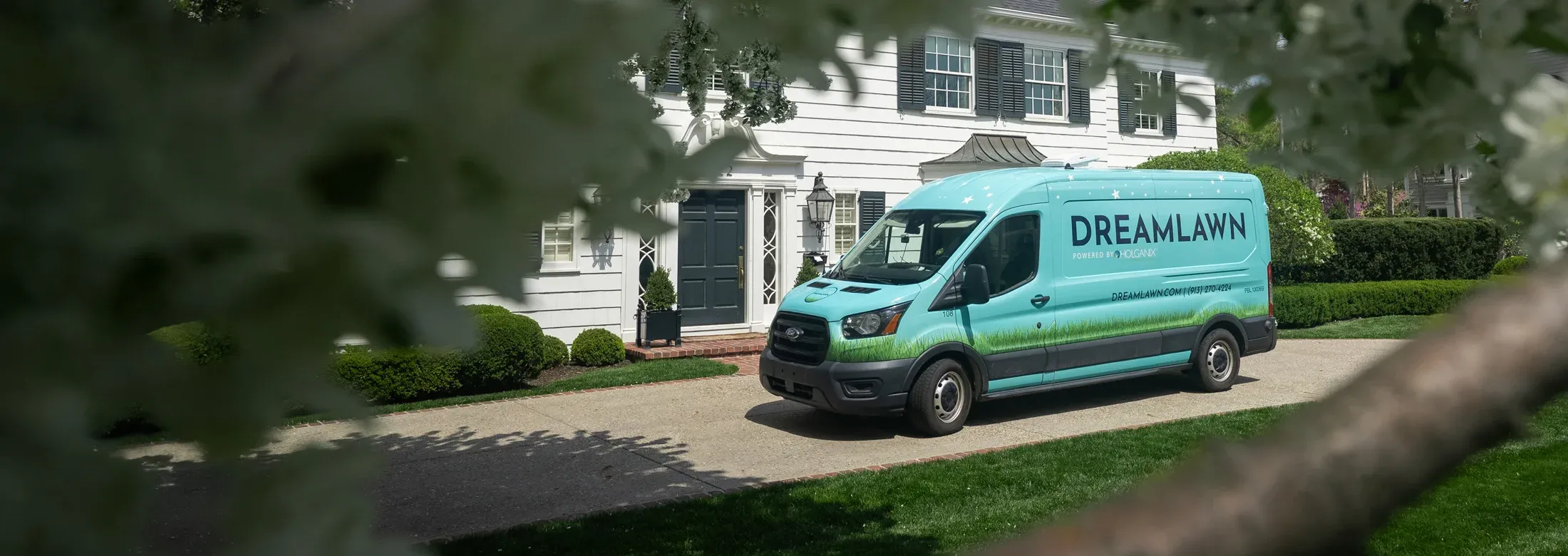 DreamLawn van