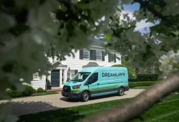 lawn-care-service-lawn-treatment