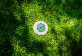lawn-care-team-treating-lawn