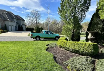 lawn-care-service-lawn-treatment